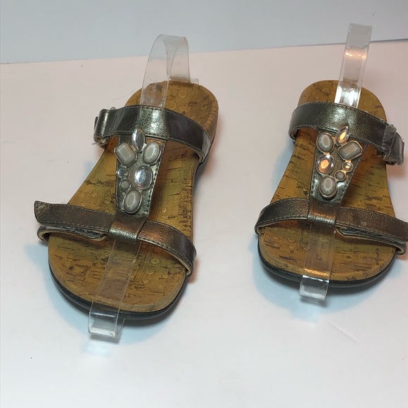 Vionic Viviana sandal pewter gray metallic embellished comfort Orthaheel size 5M - Picture 7 of 8